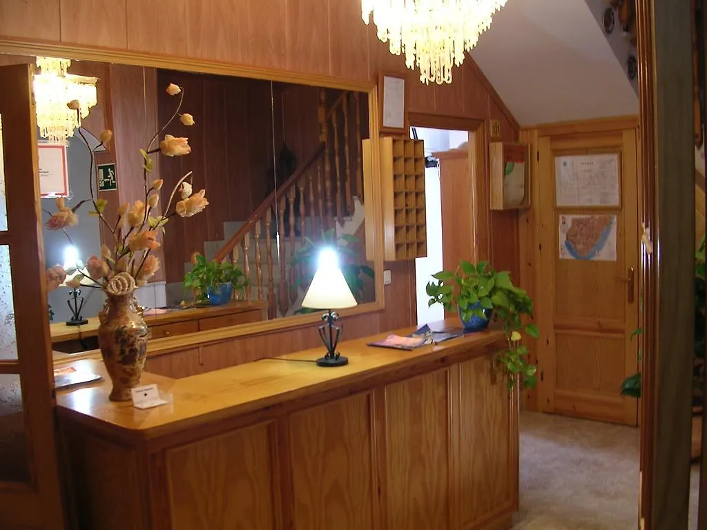 Guest house Hostal Asensio Nijar