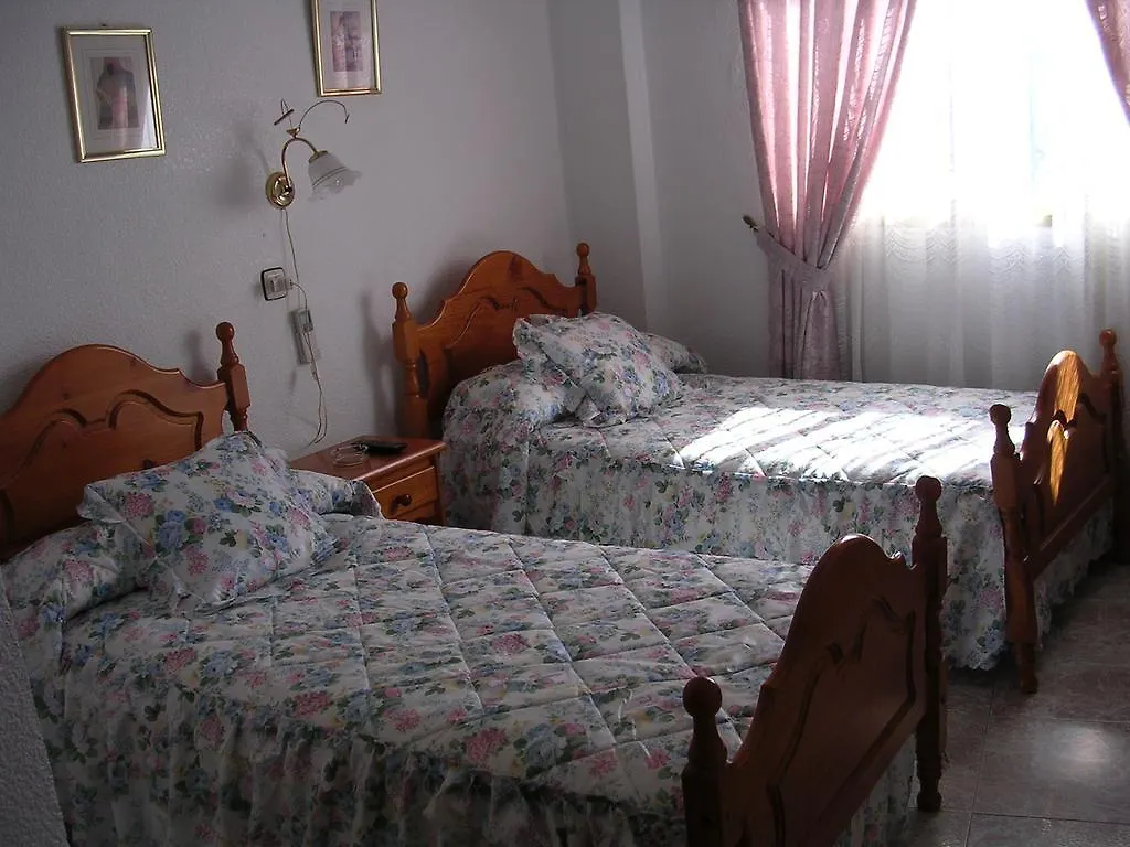Hostal Asensio Nijar 0*,